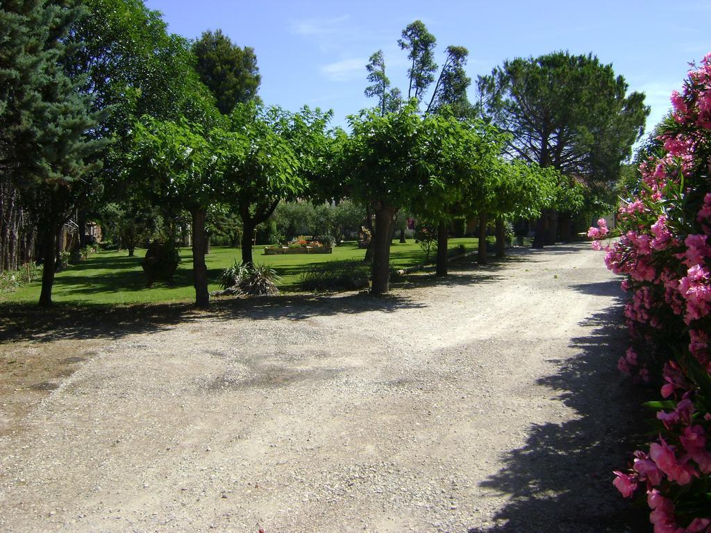 ארל Logis Hotel Des Granges מראה חיצוני תמונה